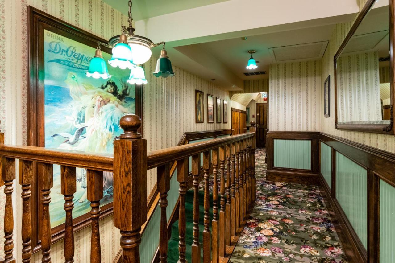 Saddleback Inn At เลคแอร์โรว์เฮด ภายนอก รูปภาพ