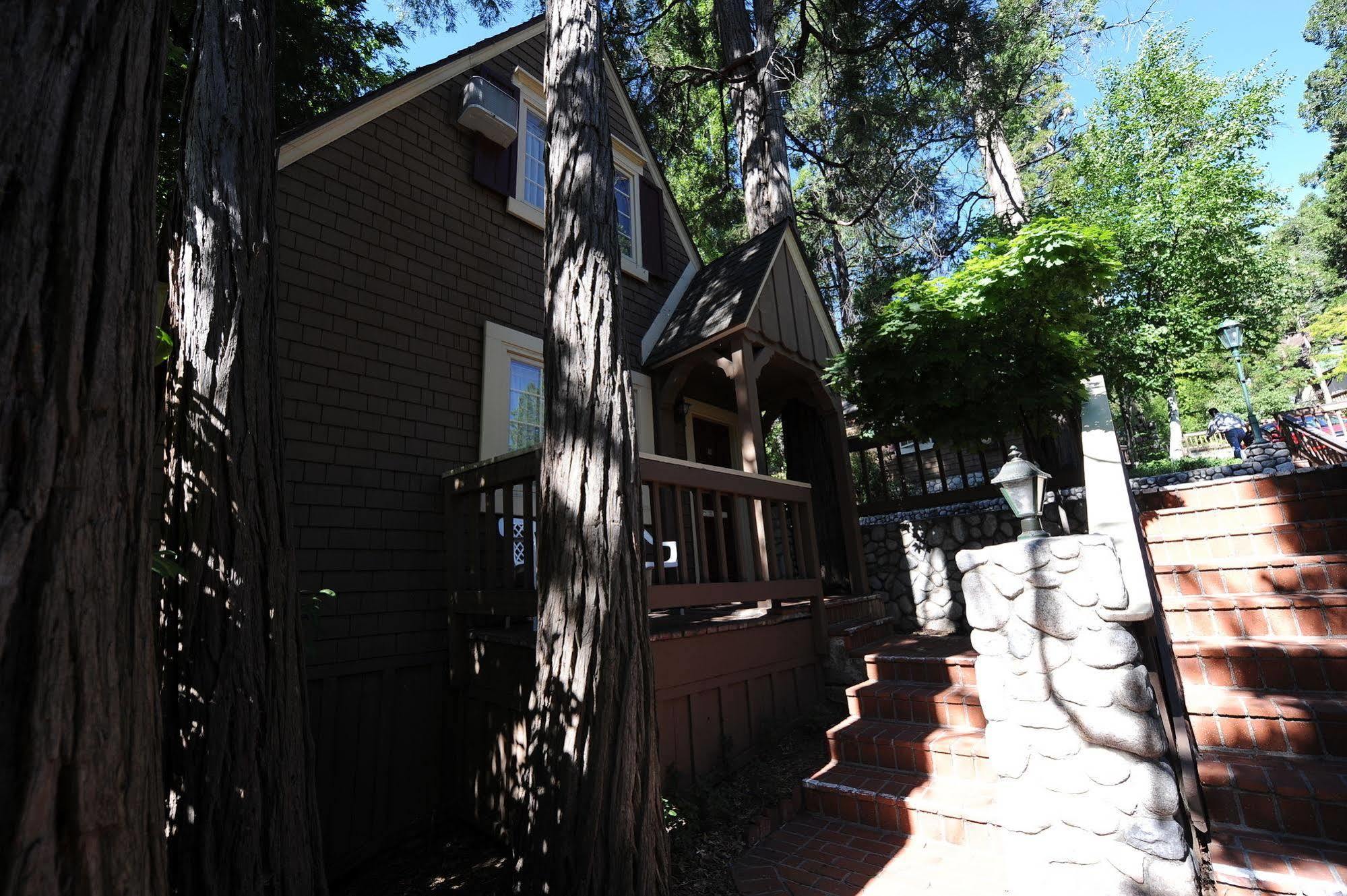 Saddleback Inn At เลคแอร์โรว์เฮด ภายนอก รูปภาพ